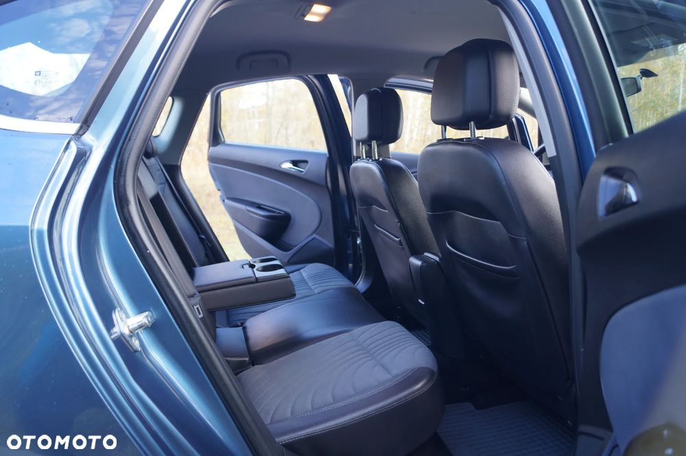 Opel Astra IV 1.4 T Executive EU6 - 24