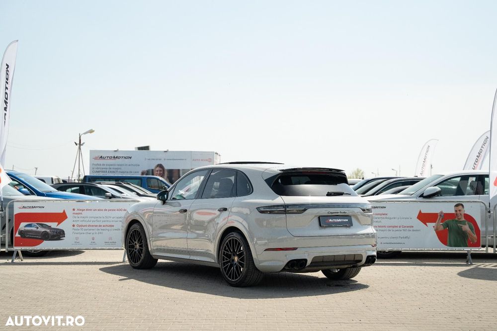 Porsche Cayenne Turbo - 4