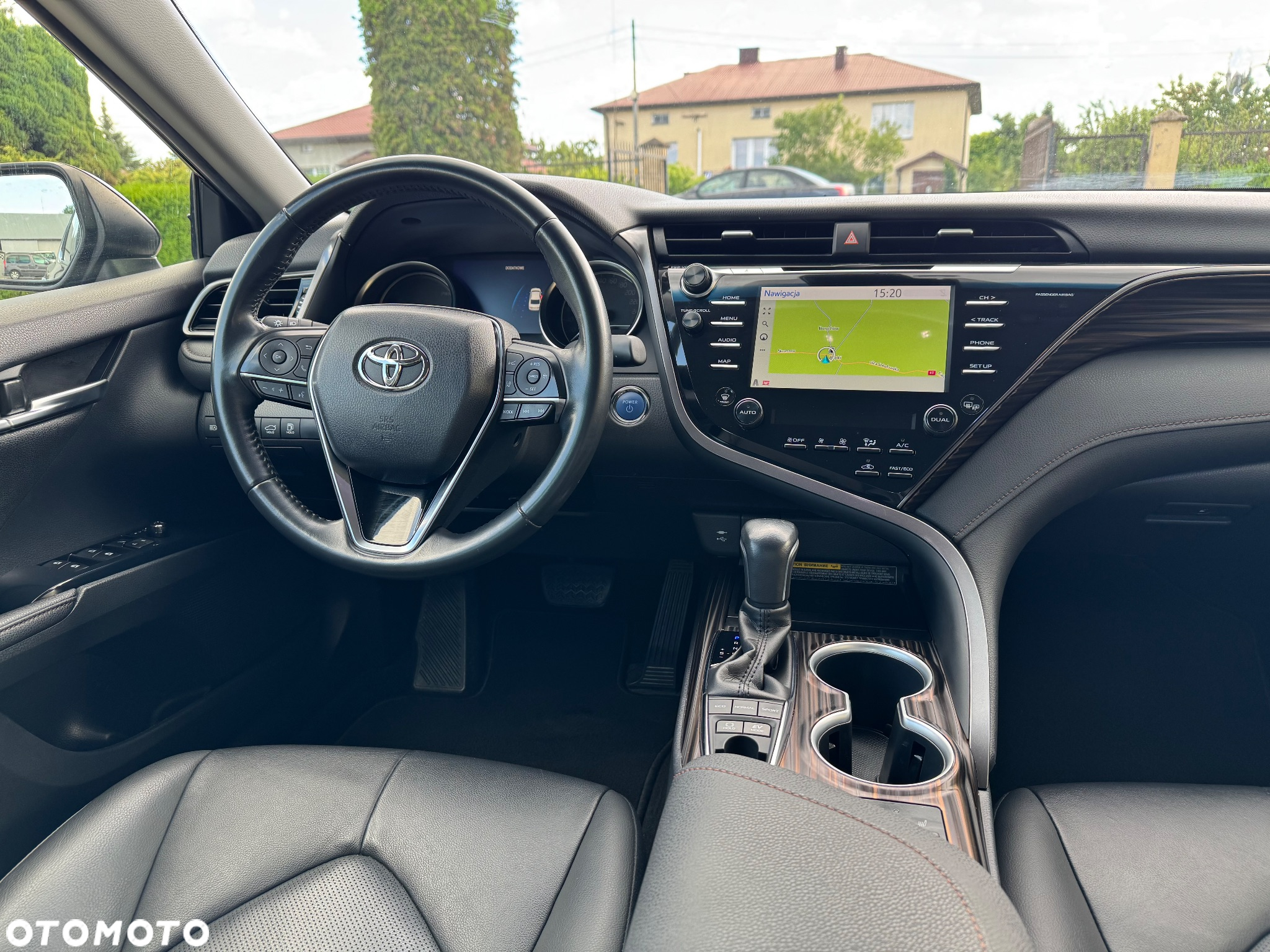Toyota Camry 2.5 Hybrid Executive CVT - 19