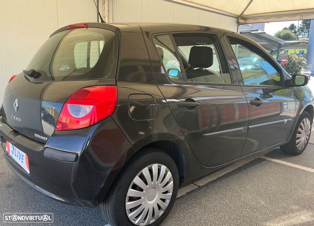 Renault Clio 2007 photo 2