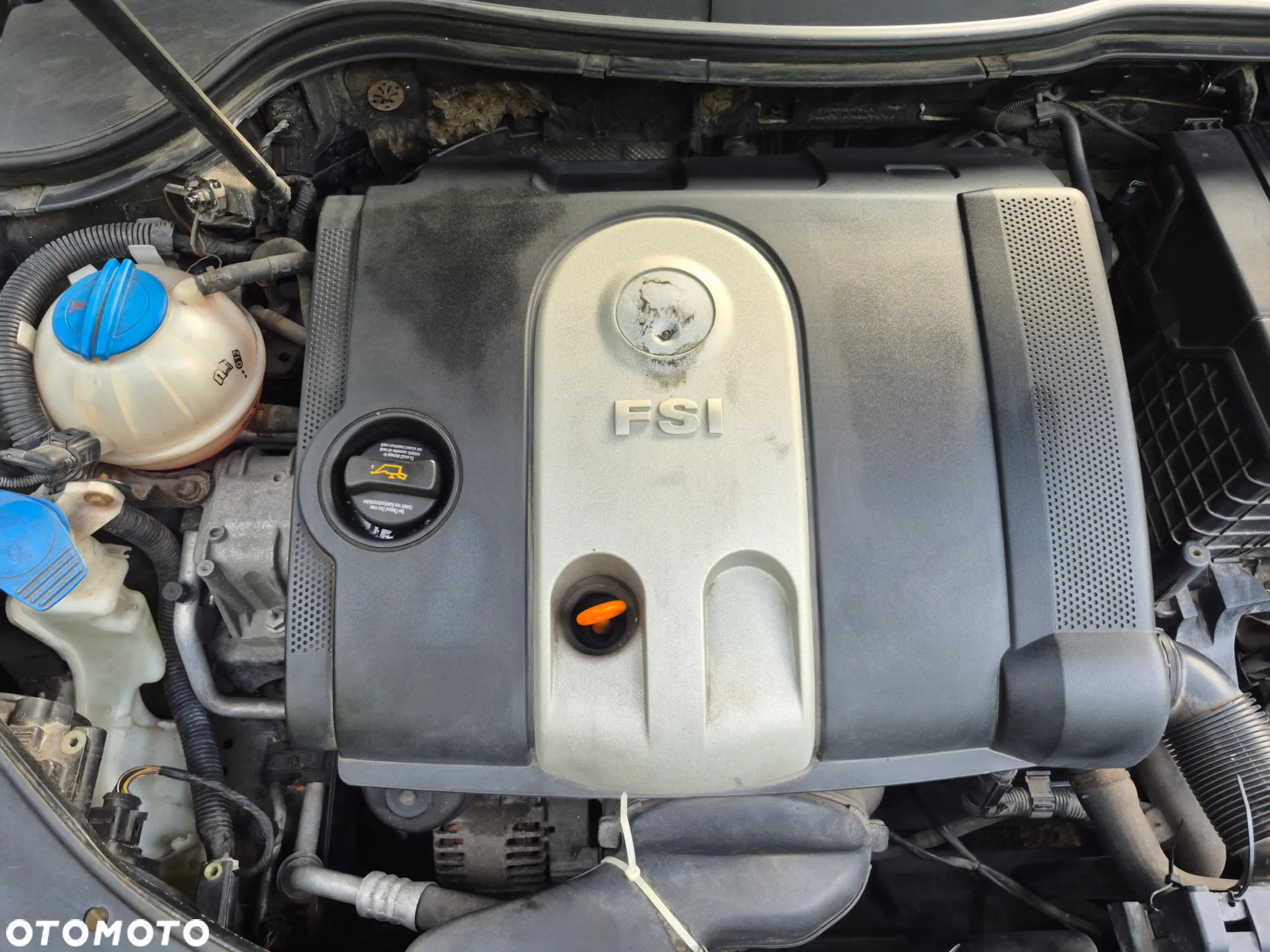 Volkswagen Passat 1.6 FSI Comfortline - 14