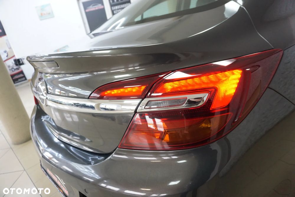 Opel Insignia 1.4 T Cosmo S&S - 17