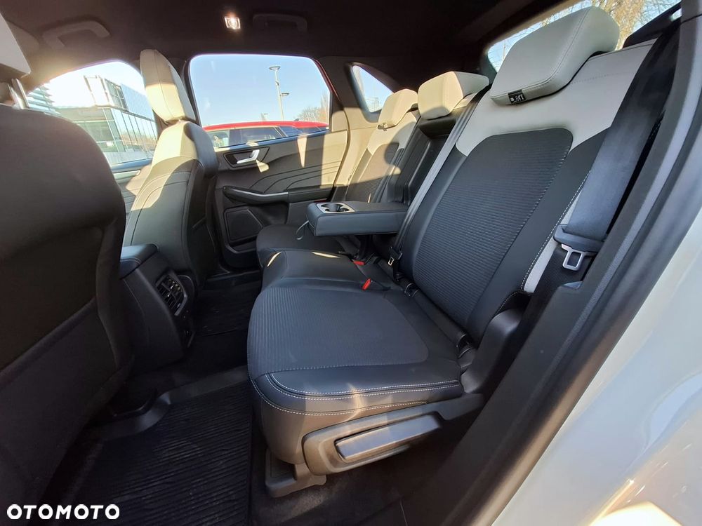 Ford Kuga 2.5 FHEV AWD Sound Edition eCVT - 28