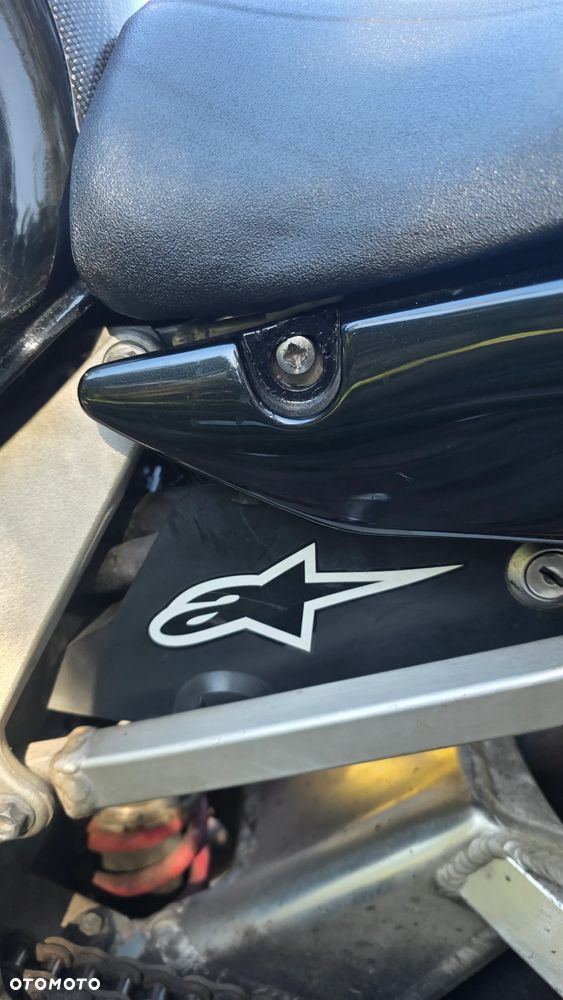 Suzuki GSX-R - 10