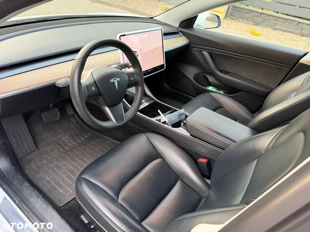 Tesla Model 3 - 11