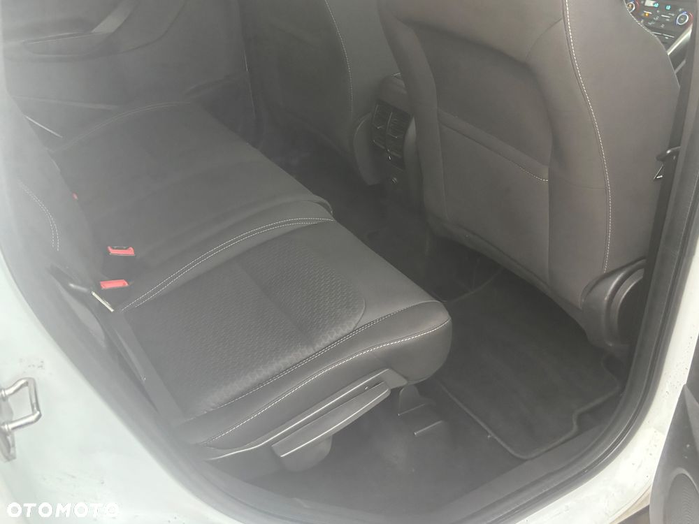 Ford Kuga 1.5 EcoBoost 2x4 Cool & Connect - 33