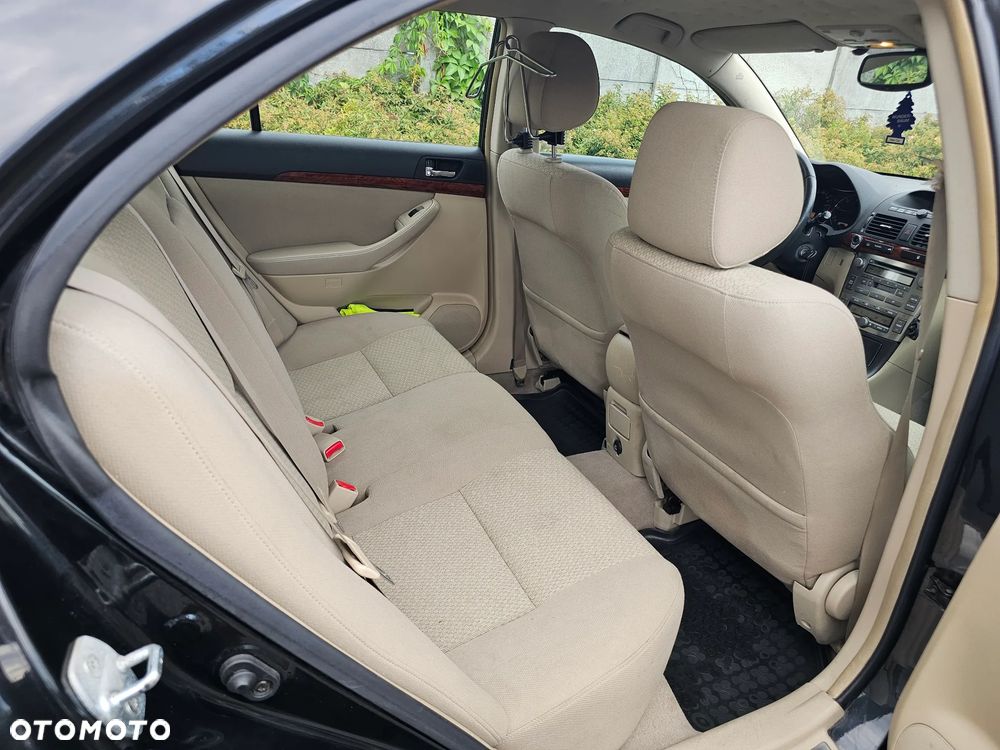 Toyota Avensis 2.2 D-4D Prestige - 8