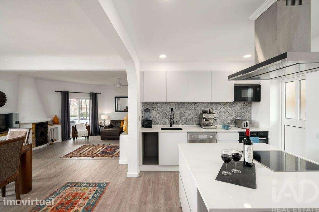 Casa / Villa T4 em Lagoa e Carvoeiro de 180,00 m2 - Grande imagem: 3/27