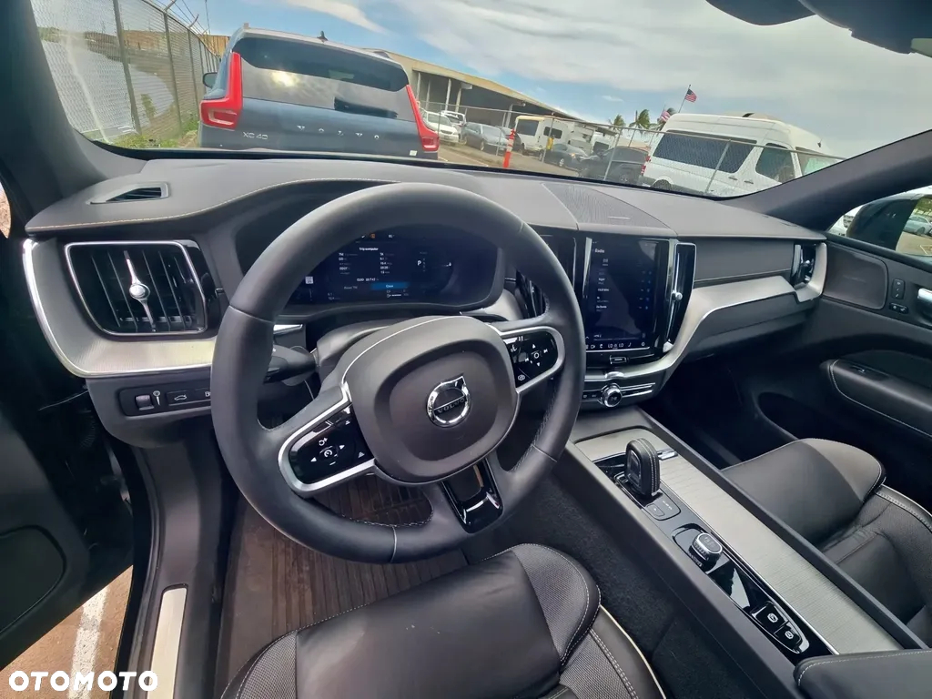 Volvo XC 60 T8 AWD Plug-In Hybrid R-Design - 8