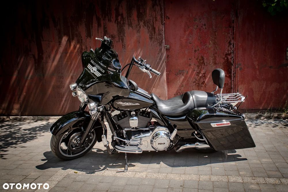 Harley-Davidson Touring Street Glide - 14