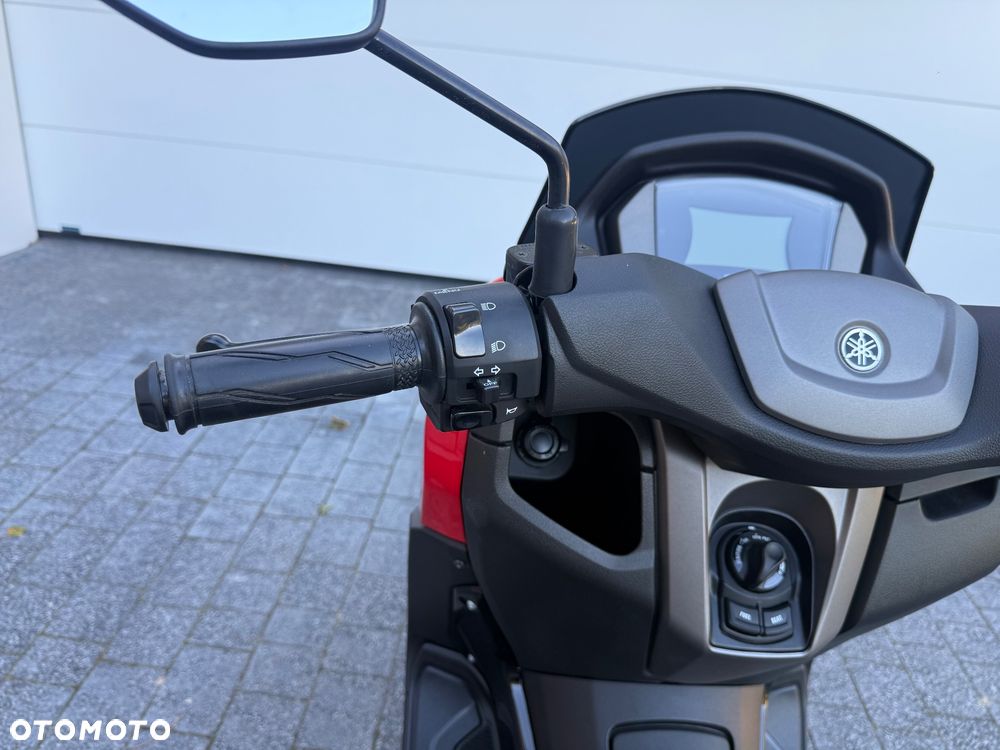 Yamaha NMAX - 11