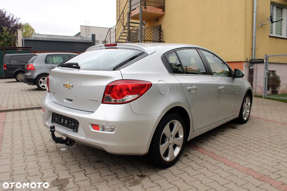 Chevrolet Cruze 1.8 LT+ - 12