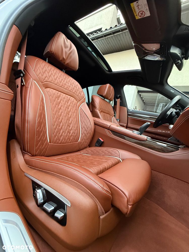 BMW Seria 7 745e - 20