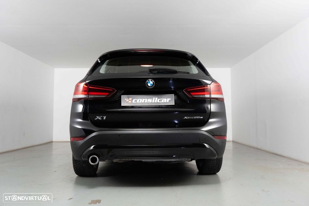 BMW X1 25 e xDrive Corporate Edition - 4