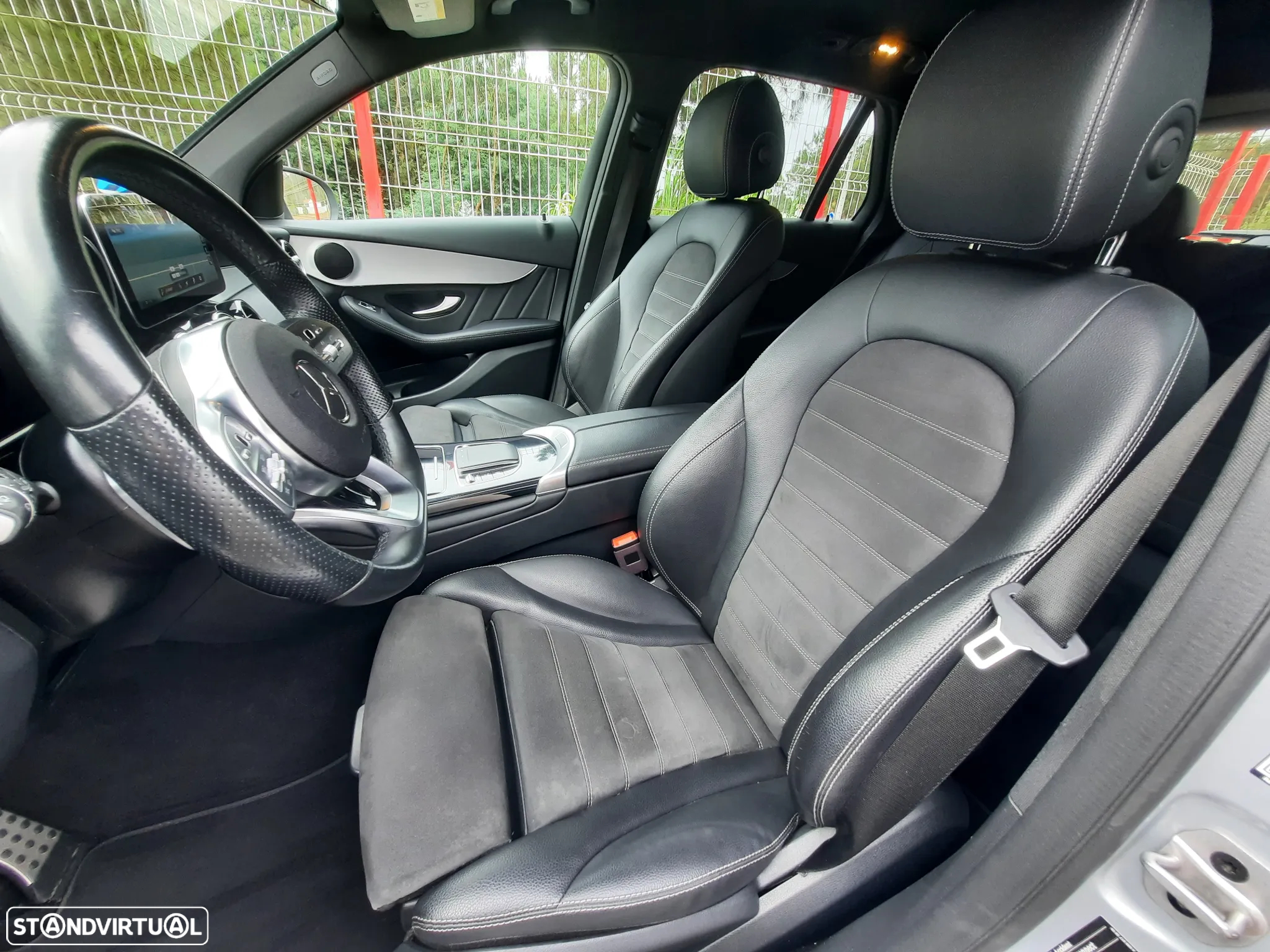 Mercedes-Benz GLC 300 de 4Matic - 36