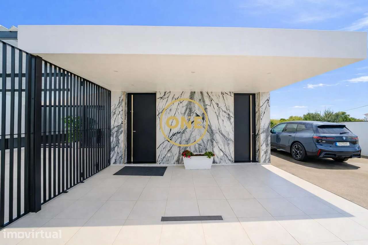 Moradia Exclusiva e Contemporânea de luxo com piscina - Grande imagem: 3/41