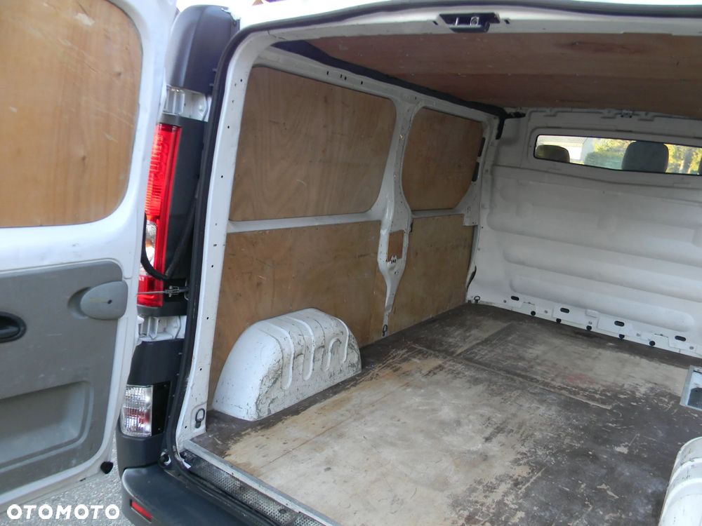 Opel Vivaro - 18