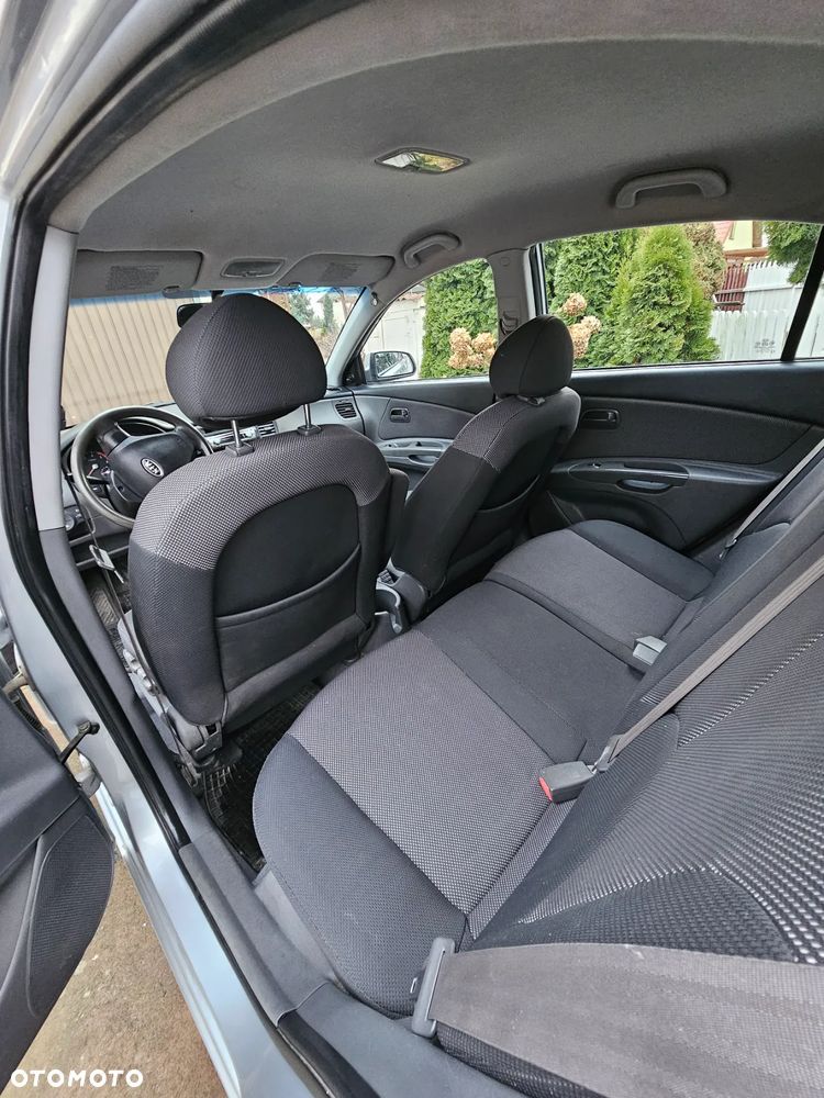 Kia Rio - 20