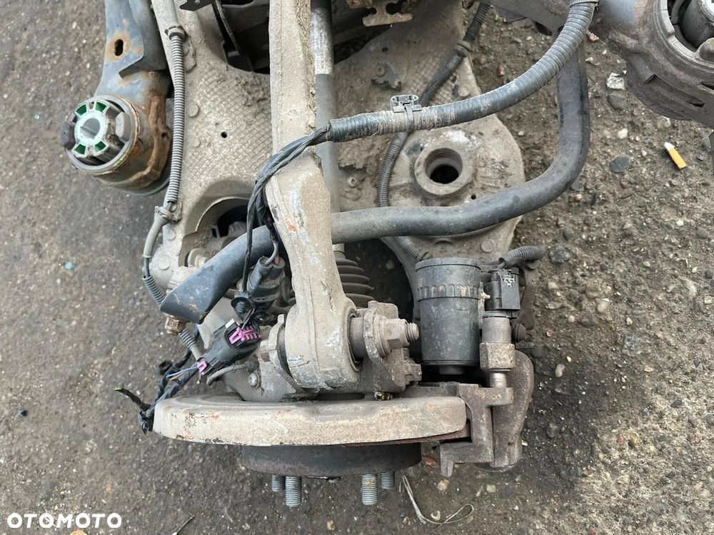 Zawieszenie tylne prawe tarcza zacisk wahacze półoś Land Rover Discovery Sport L550 - 1