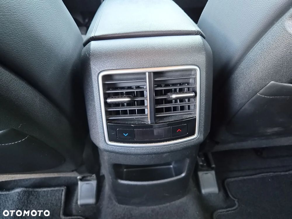 Kia Sportage 1.6 T-GDI HEV Business Line 4WD - 27