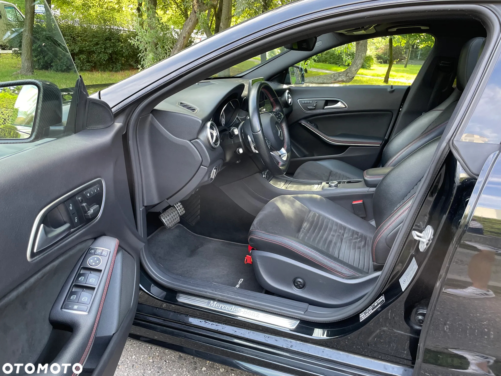 Mercedes-Benz CLA 250 4-Matic - 12