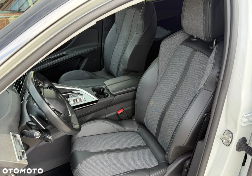 Peugeot 5008 BlueHDi 180 EAT8 Allure Pack - 28