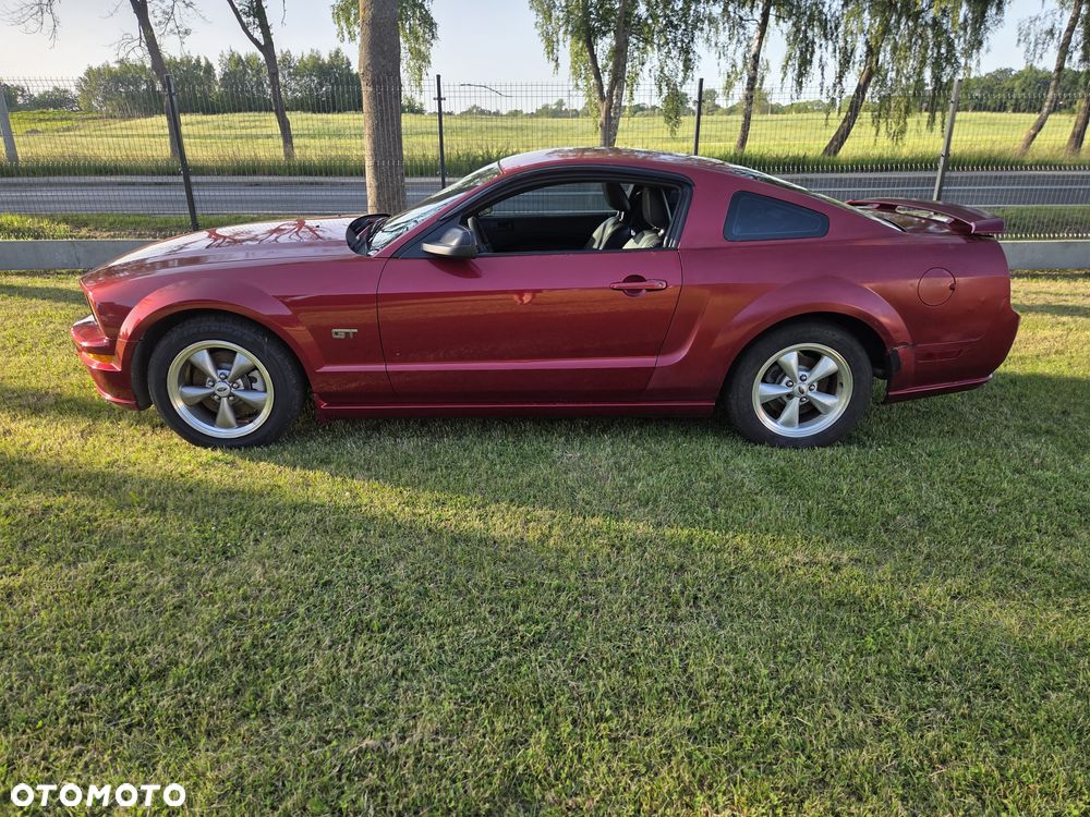 Ford Mustang - 2