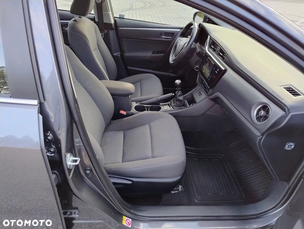 Toyota Corolla 1.6 Comfort - 10