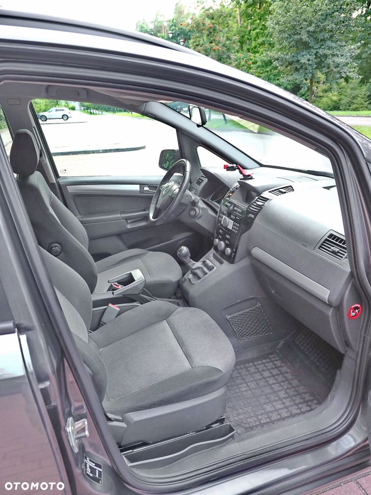 Opel Zafira 1.8 Family - 16
