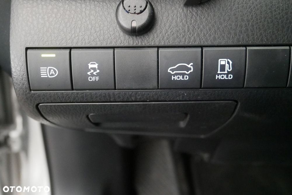 Toyota Camry 2.5 Hybrid Comfort CVT - 26