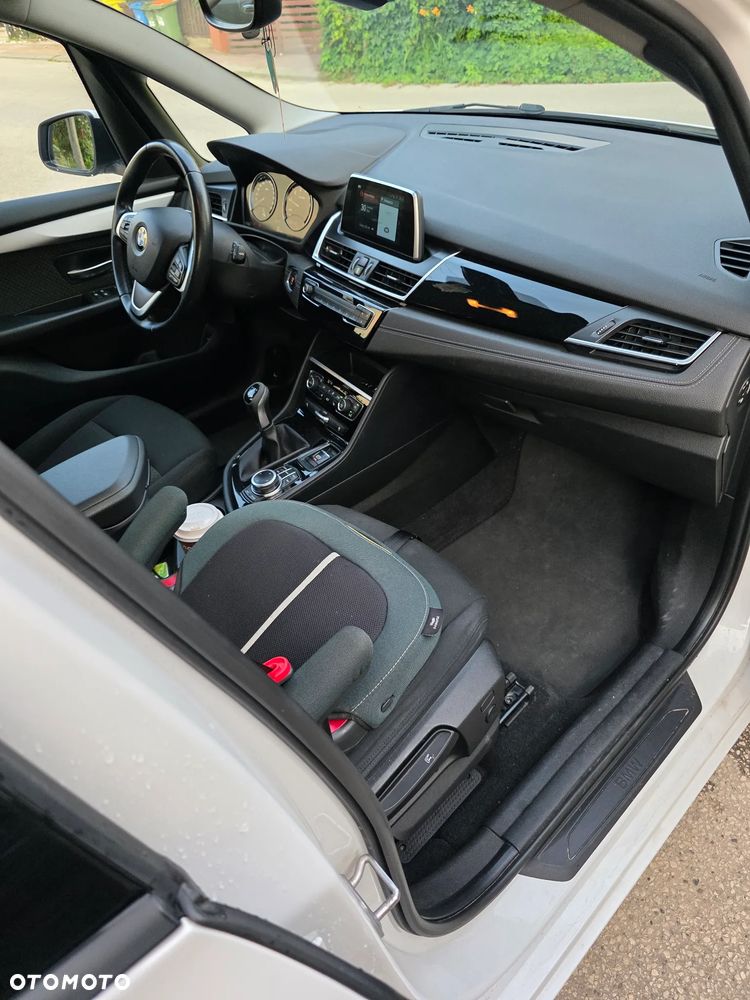 BMW Seria 2 216i - 5