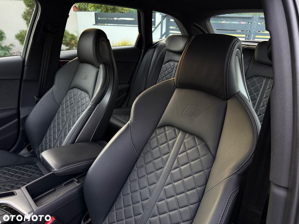 Audi A4 Avant 45 TDI quattro tiptronic S line - 24