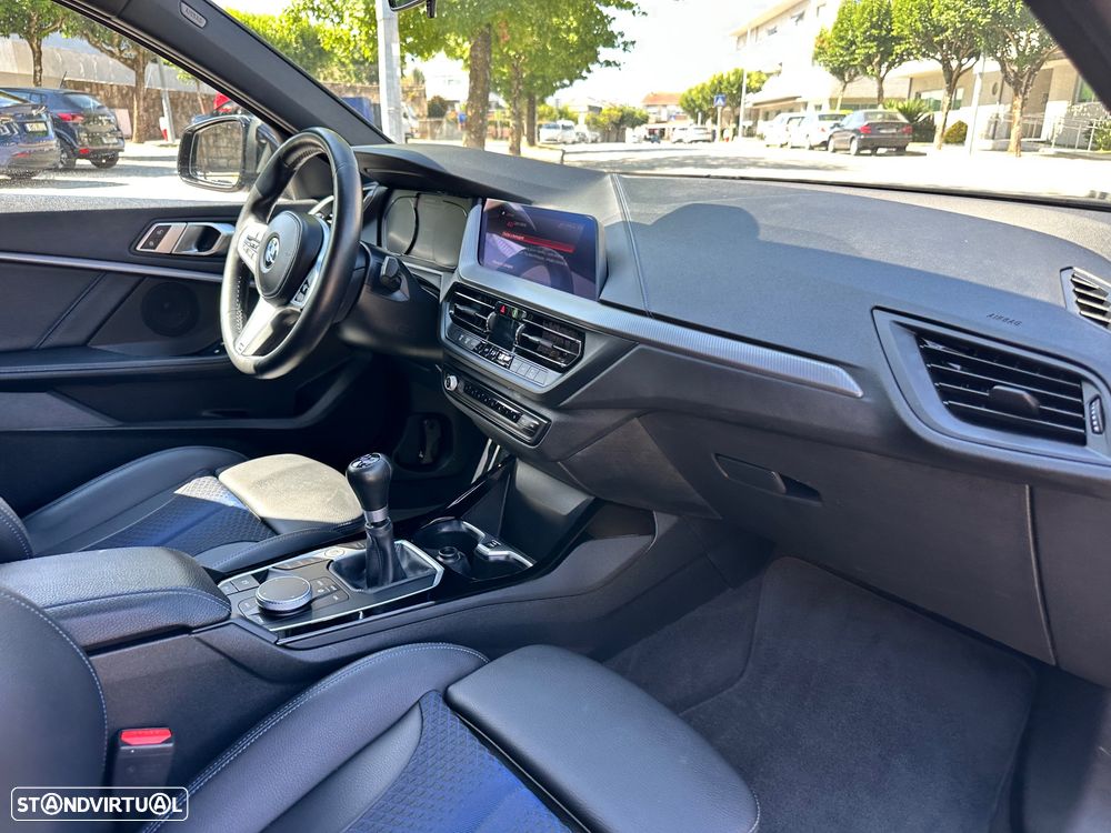 BMW 116 d Pack Desportivo M - 41