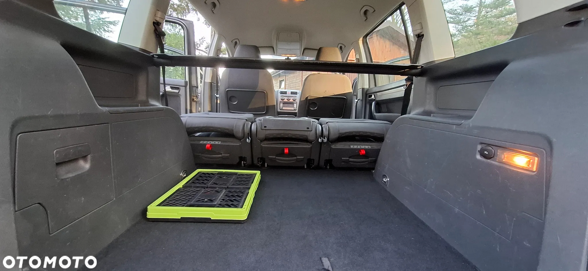 Volkswagen Touran 1.9 TDI Conceptline - 20