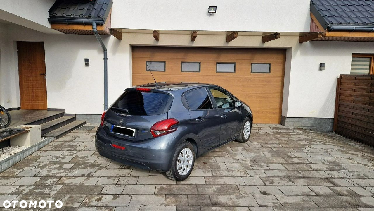 Peugeot 208 - 4