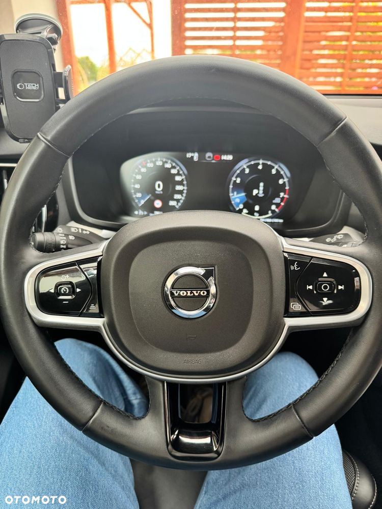 Volvo V60 B3 B R-Design - 16