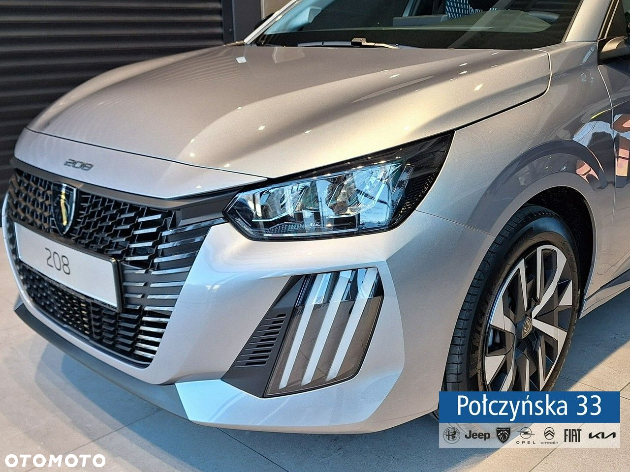 Peugeot 208 - 8