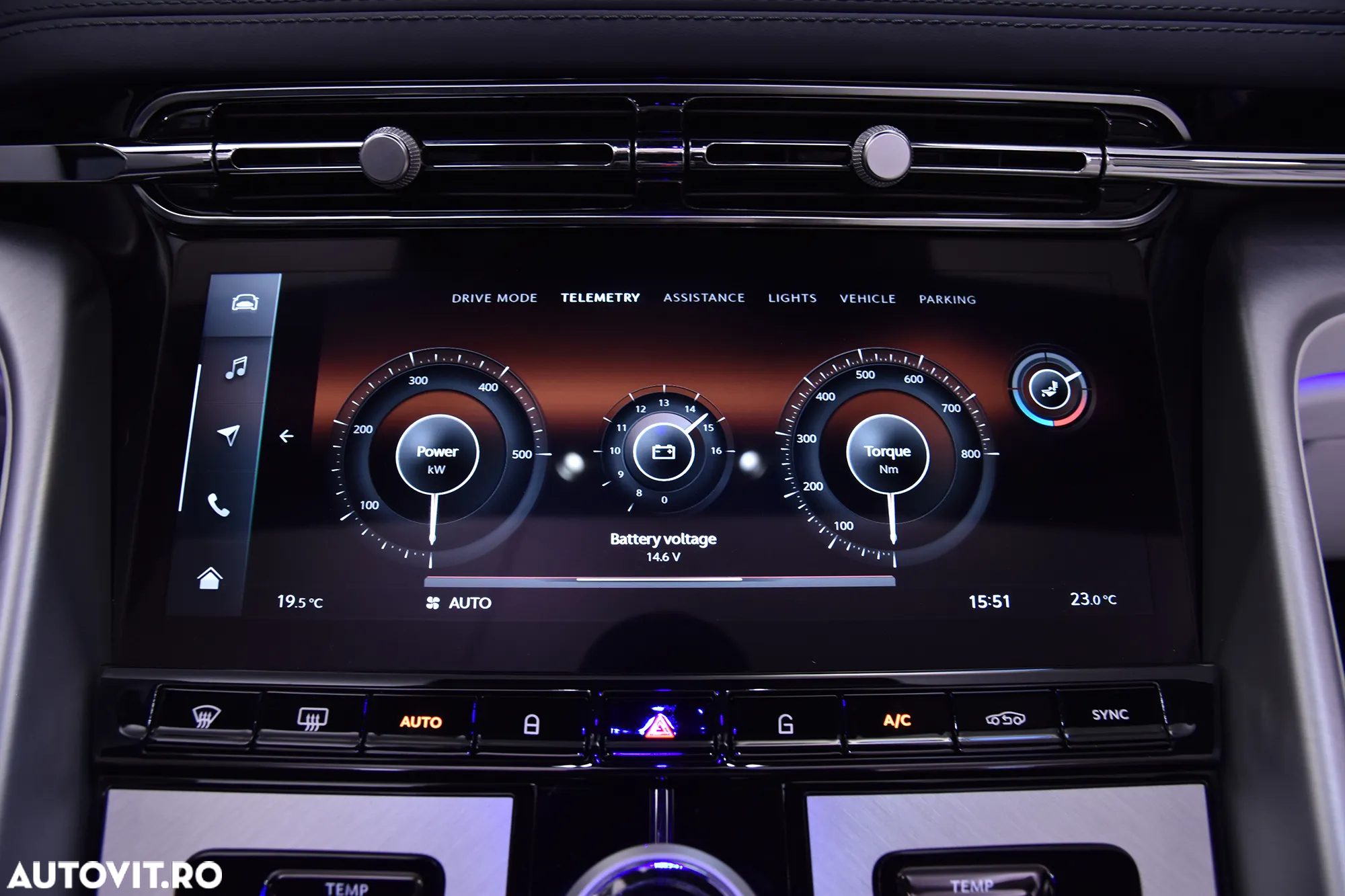 Aston Martin DB12 Volante - 32