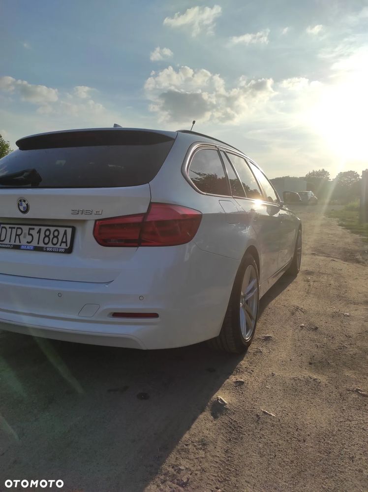 BMW Seria 3 318d - 10