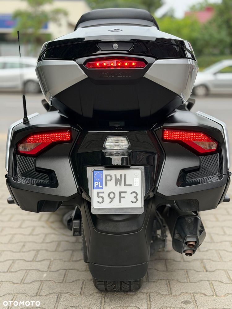 Can-Am Spyder - 8