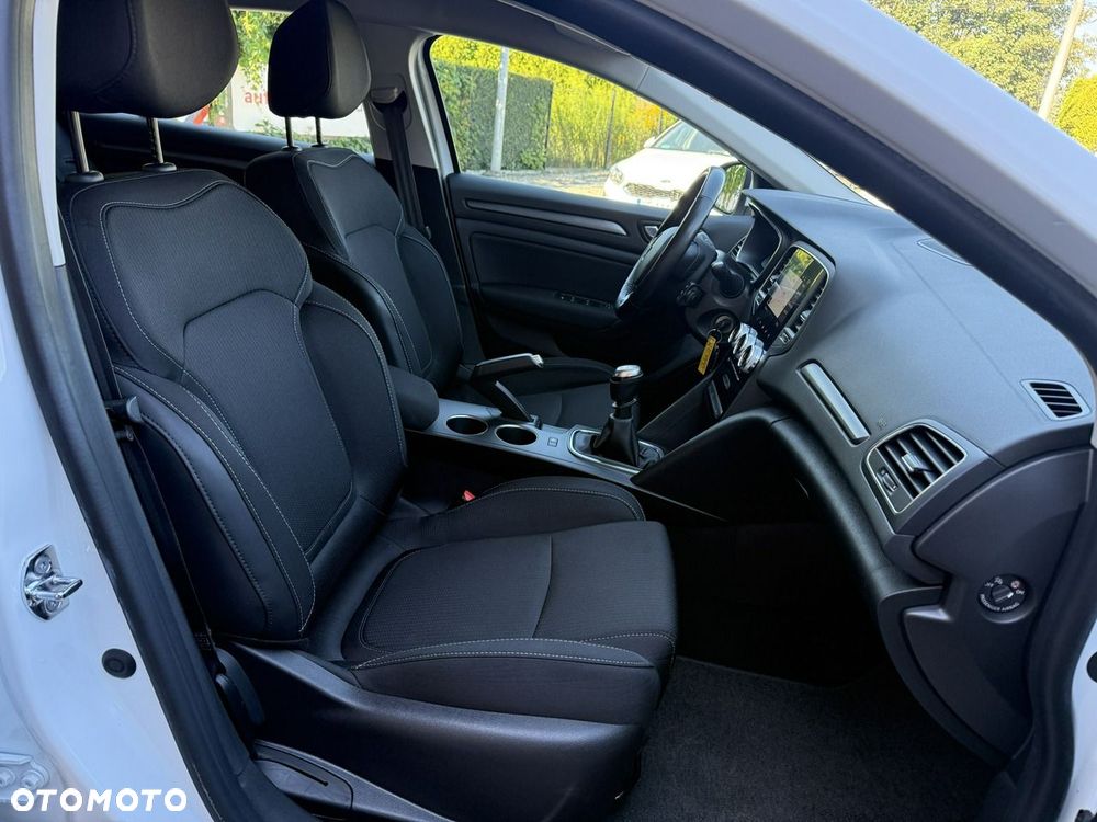 Renault Megane TCe 115 GPF ZEN - 21