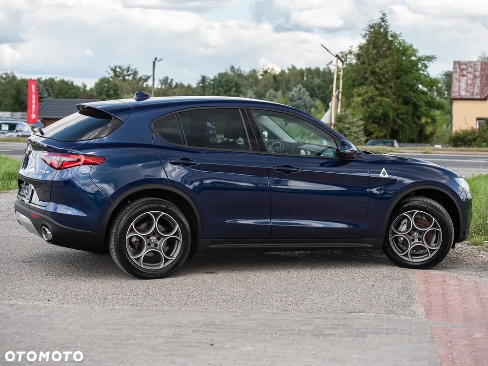 Alfa Romeo Stelvio - 14