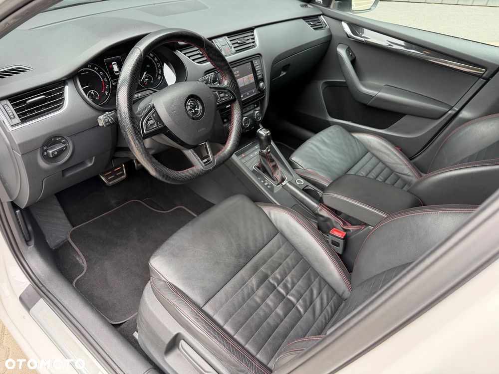 Skoda Octavia 2.0 TDI DSG RS - 20