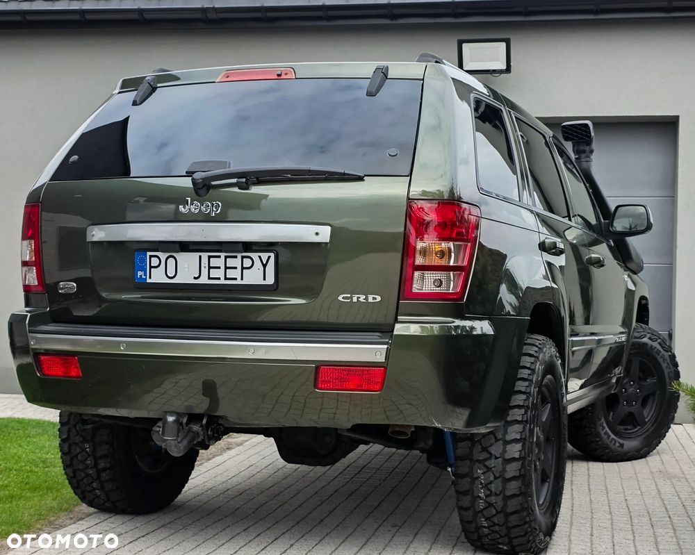 Jeep Grand Cherokee - 24