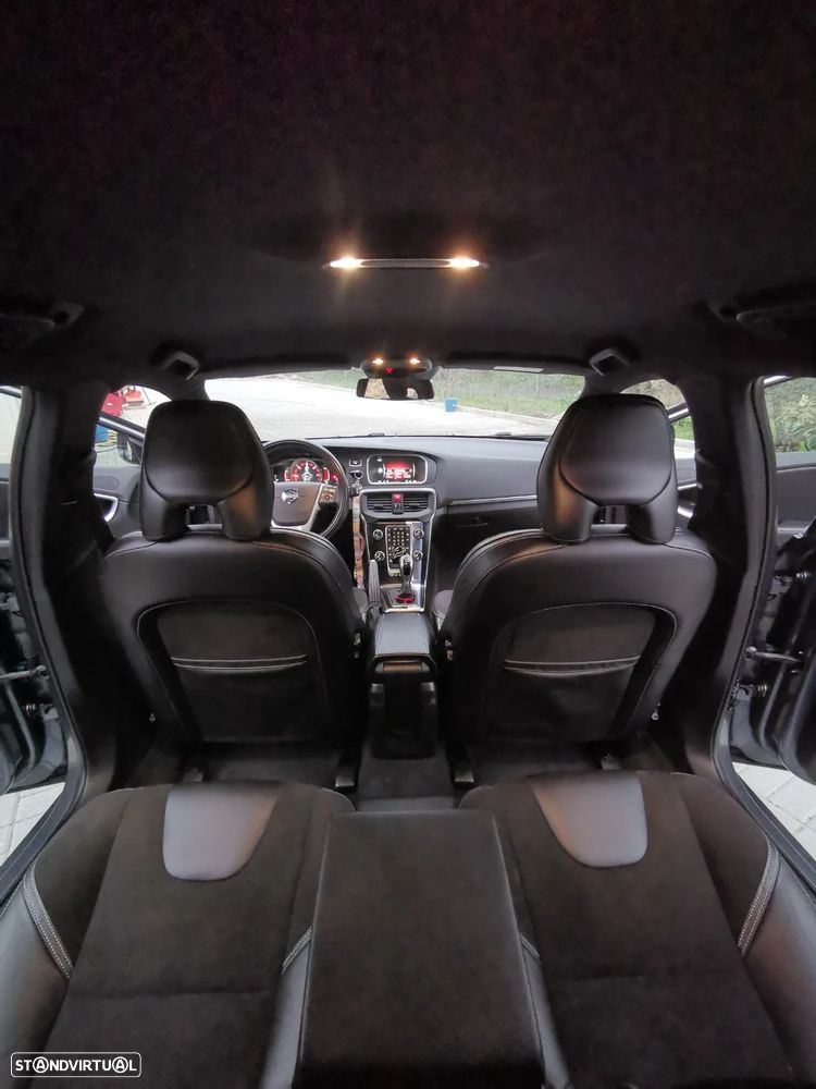 Volvo V40 D2 R Design - 9