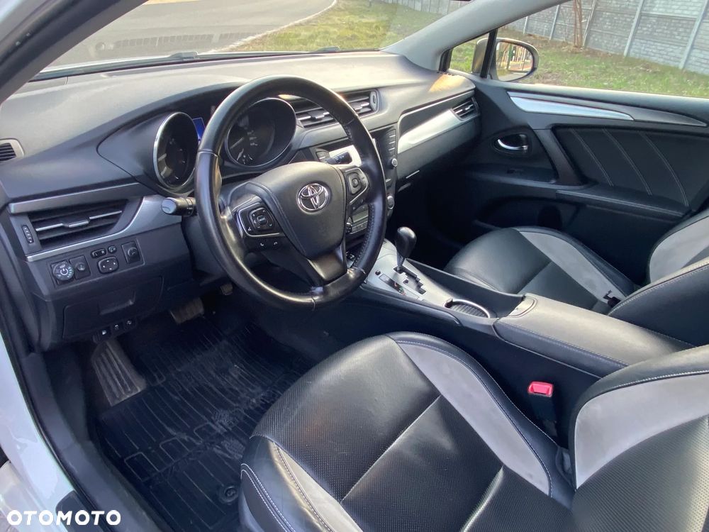 Toyota Avensis 1.8 Premium MS - 9