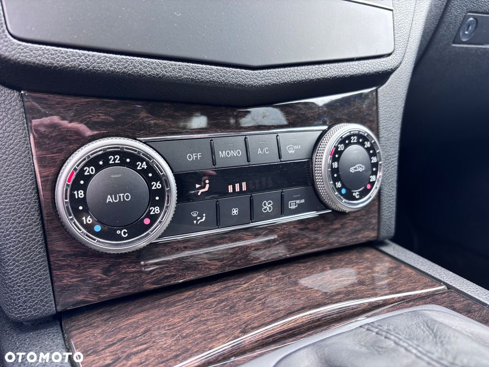 Mercedes-Benz Klasa C 180 Kompressor Automatik BlueEFFICIENCY - 22