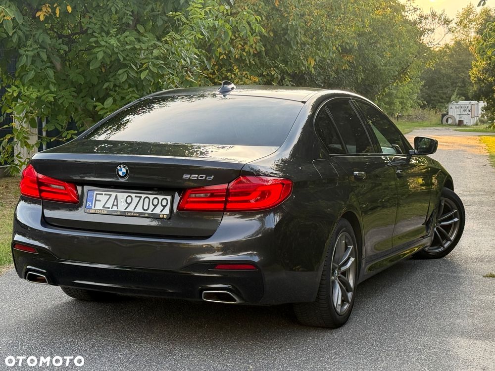 BMW Seria 5 520d M Sport Edition - 16