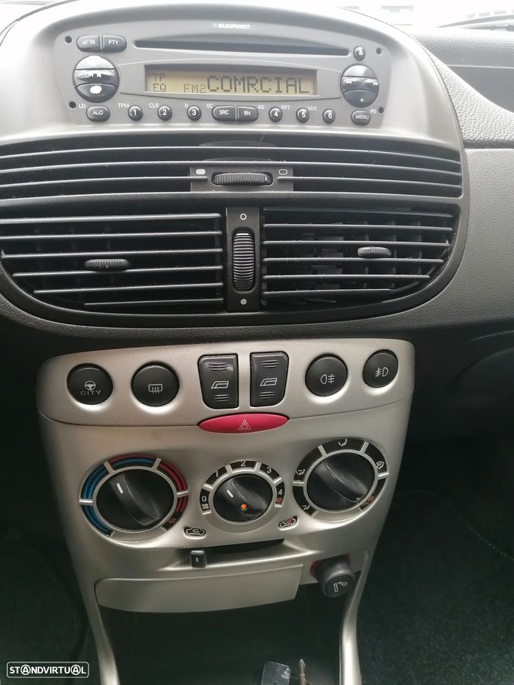 Fiat Punto 1.2 16V 80 Sport - 8