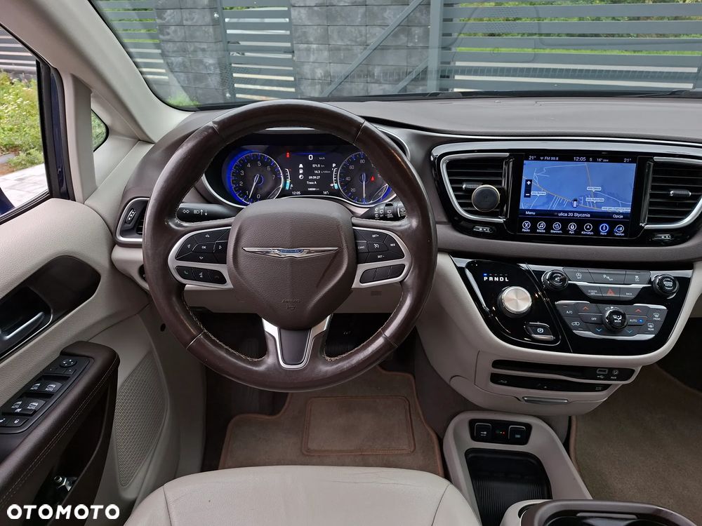 Chrysler Pacifica - 24